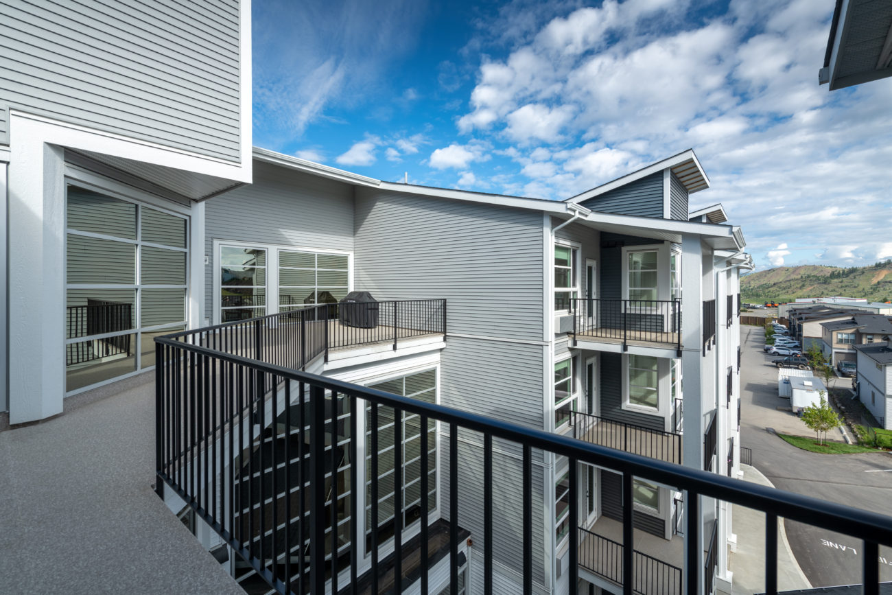 Mountainview Place – Common BBQ Deck